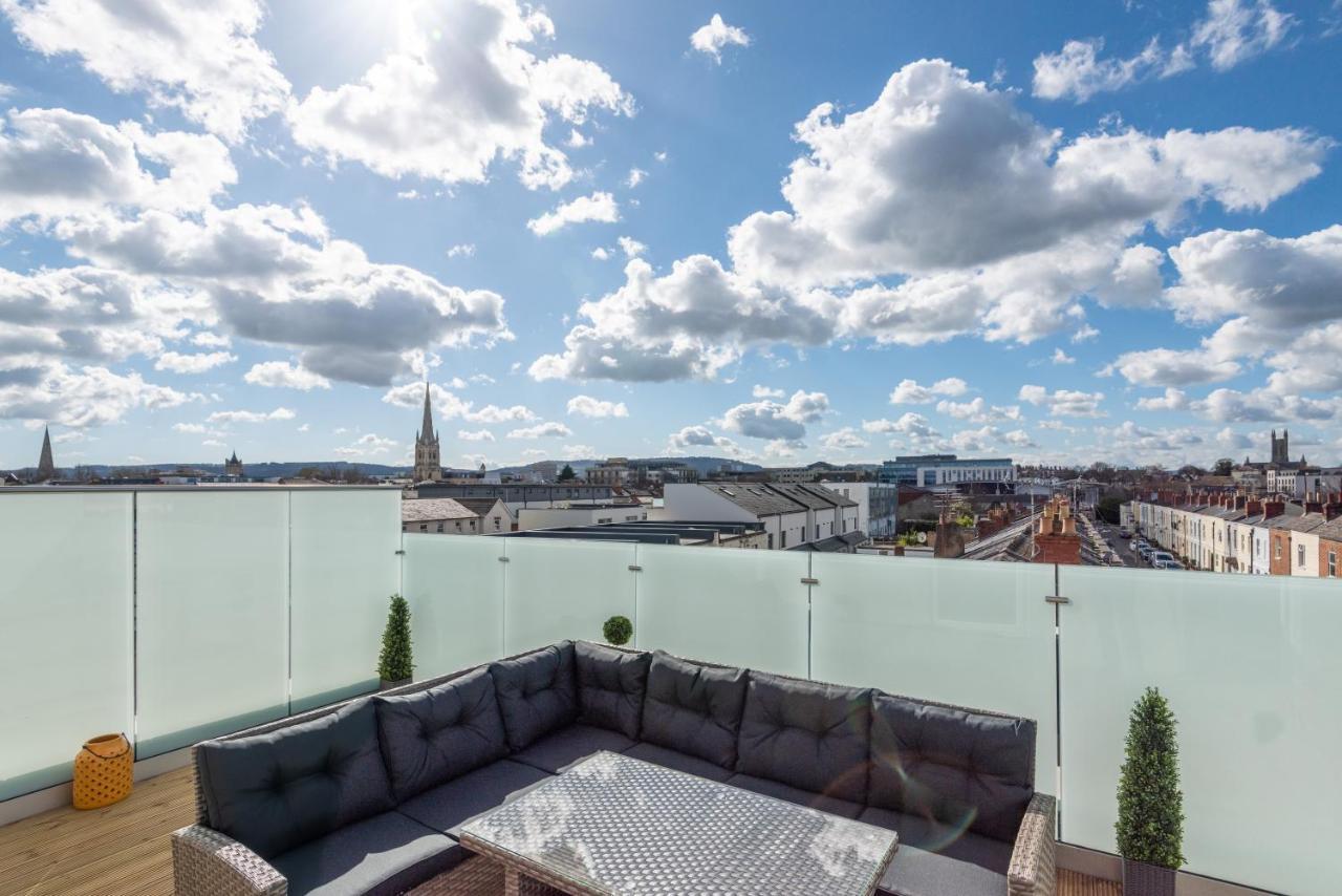 The Burton Penthouse By Fortuna Property Cheltenham Extérieur photo